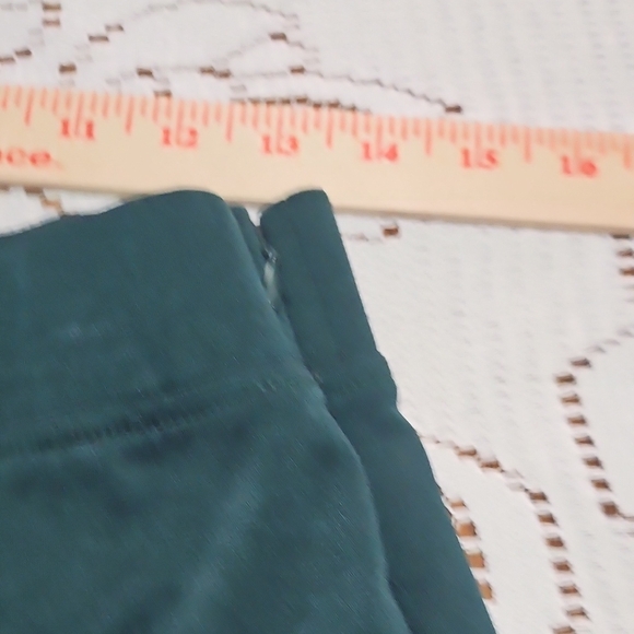 Travel Ready Green Two-Piece Pant Suit - Picture 8 of 16